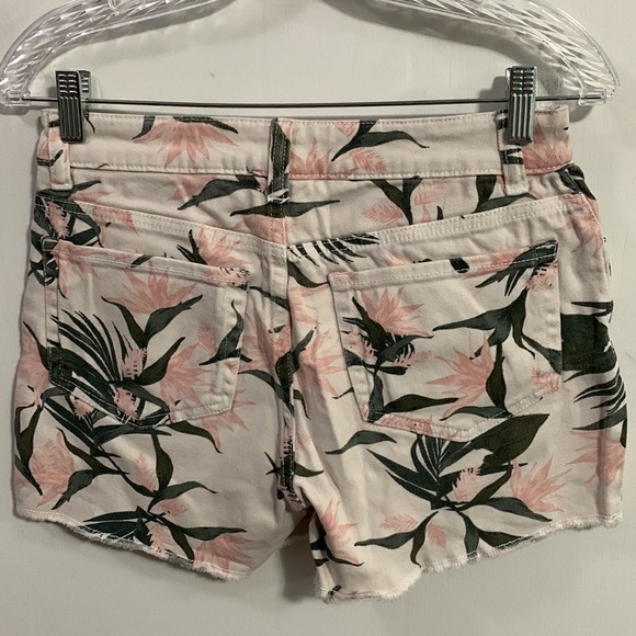 Time and Tru distressed shorts Sz 4, pink flowers - Picture 4 of 6